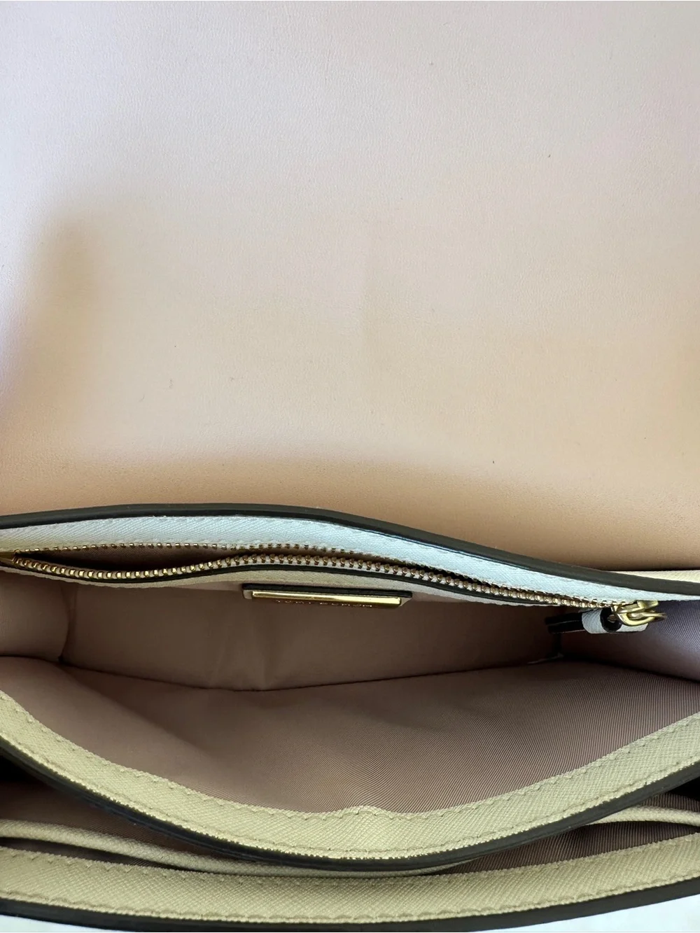 Tory Burch -  Robinson Small Chain Shoulder Bag in Cream